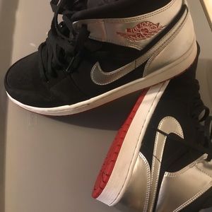 Jordan 1 mid Johnny Kilroy